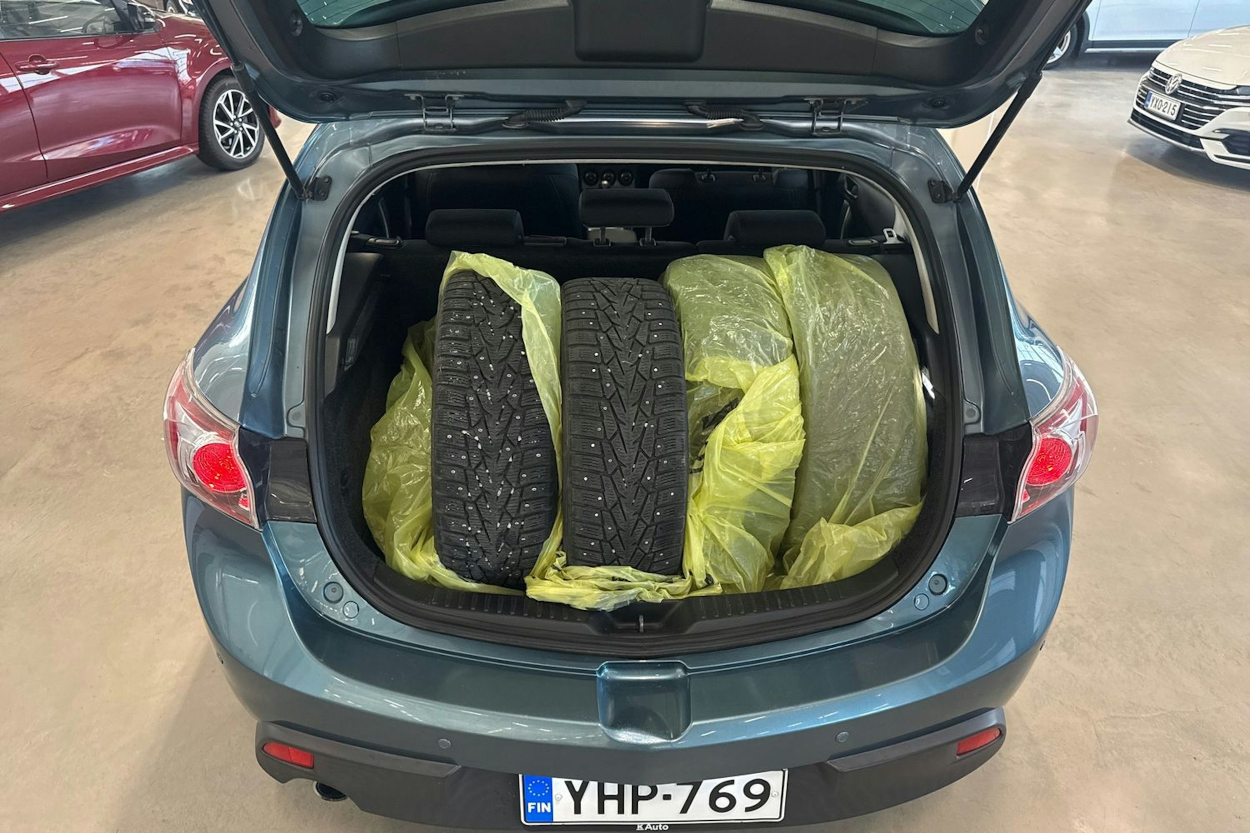 sininen Mazda 3 2011 kuva 23.