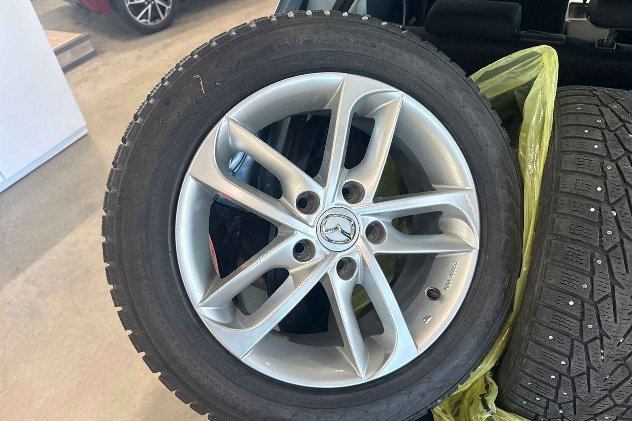 sininen Mazda 3 2011 kuva 24.