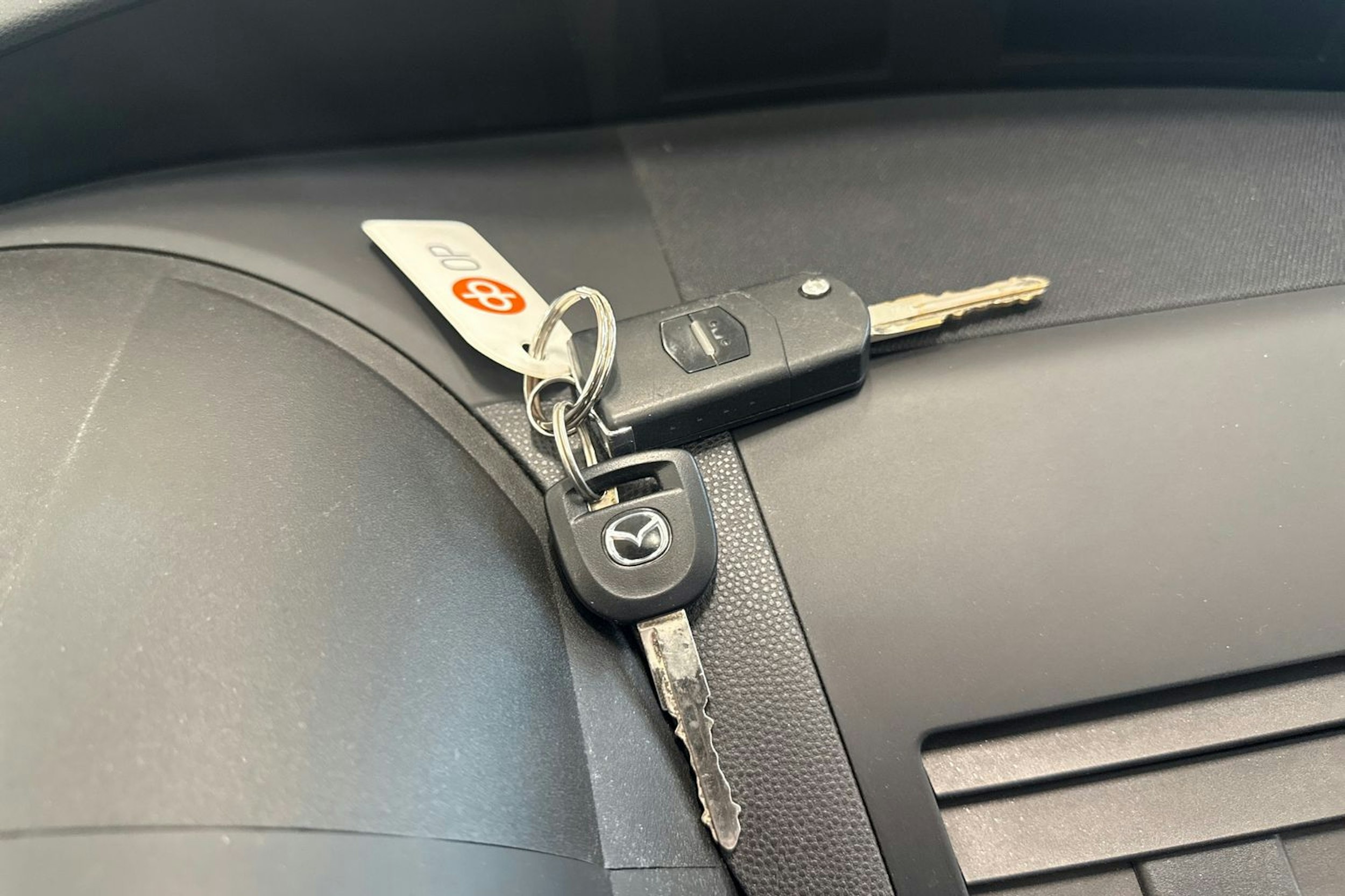 sininen Mazda 3 2011 kuva 25.