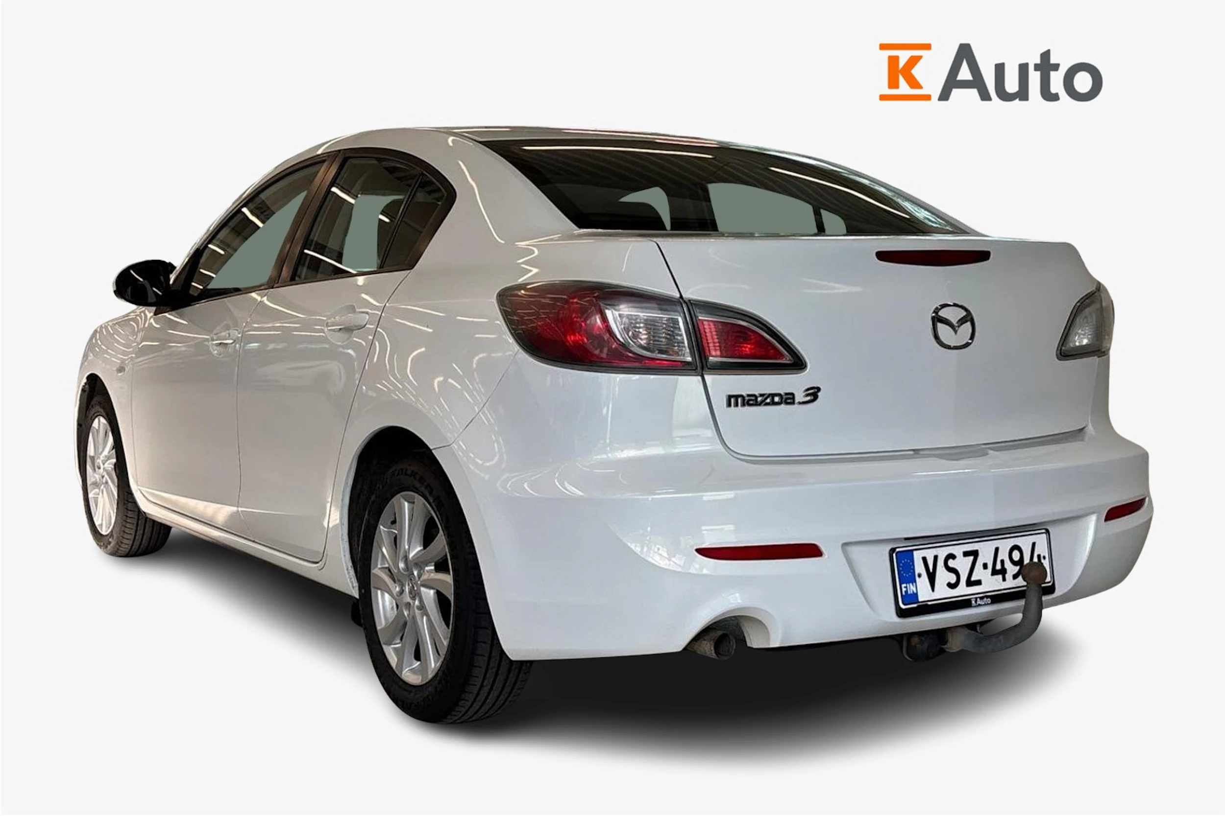 valkoinen Mazda 3 2013 kuva 2.