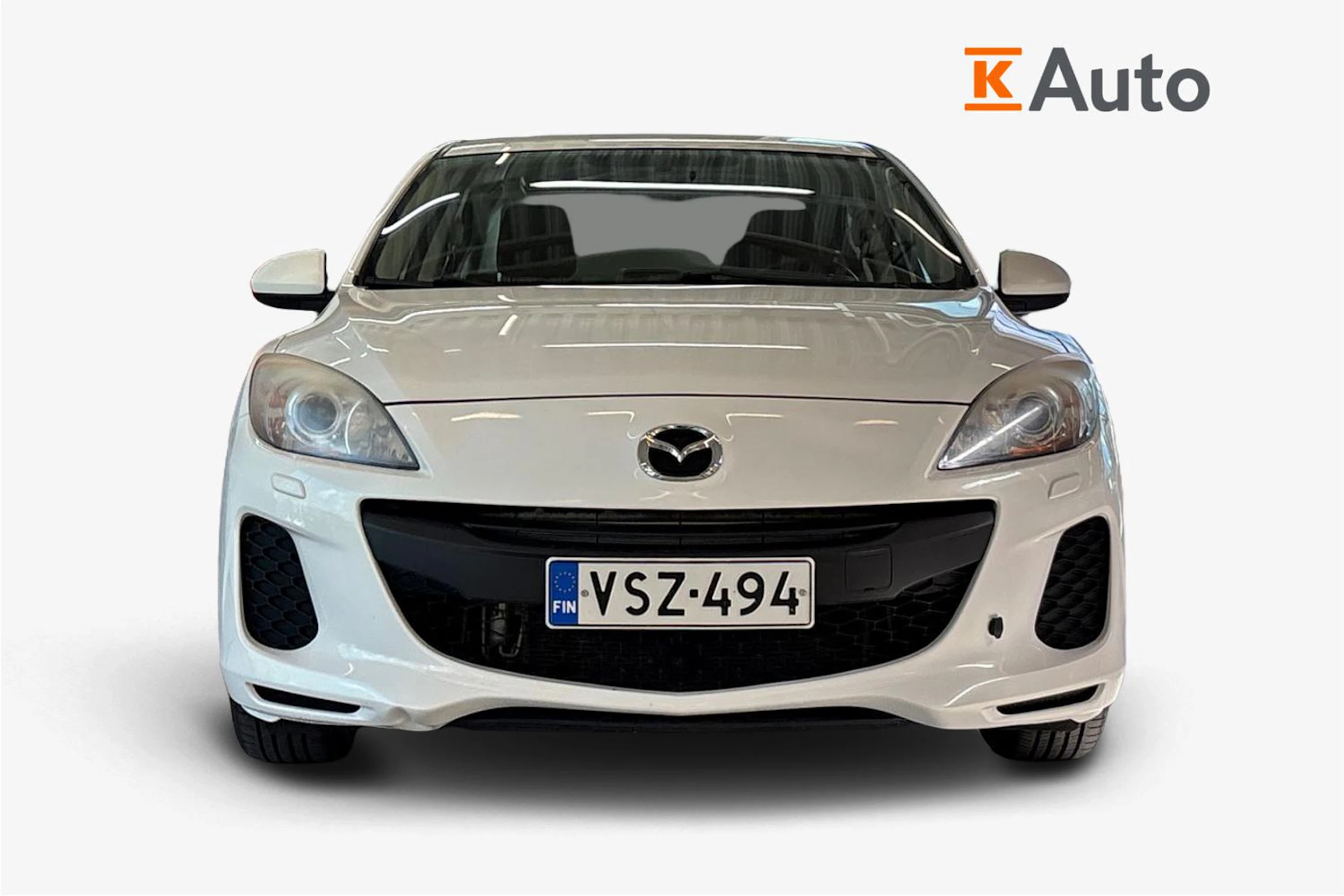 valkoinen Mazda 3 2013 kuva 4.