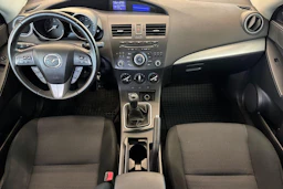 valkoinen Mazda 3 2013 kuva 7.