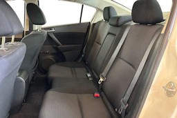 valkoinen Mazda 3 2013 kuva 8.