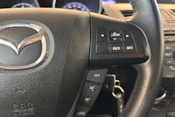 valkoinen Mazda 3 2013 kuva 14.