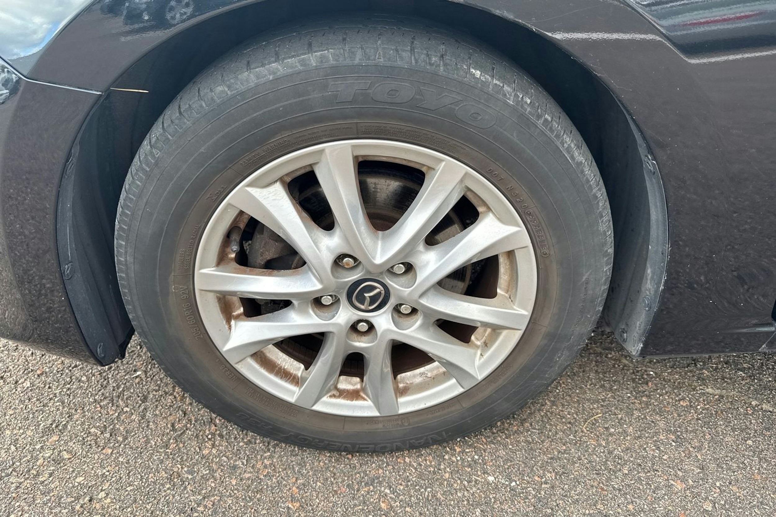 Musta Mazda 3 2014 kuva 9.