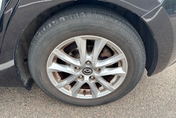 Musta Mazda 3 2014 kuva 10.