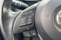 Musta Mazda 3 2014 kuva 12.