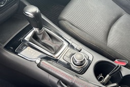 Musta Mazda 3 2014 kuva 16.