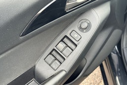 Musta Mazda 3 2014 kuva 17.