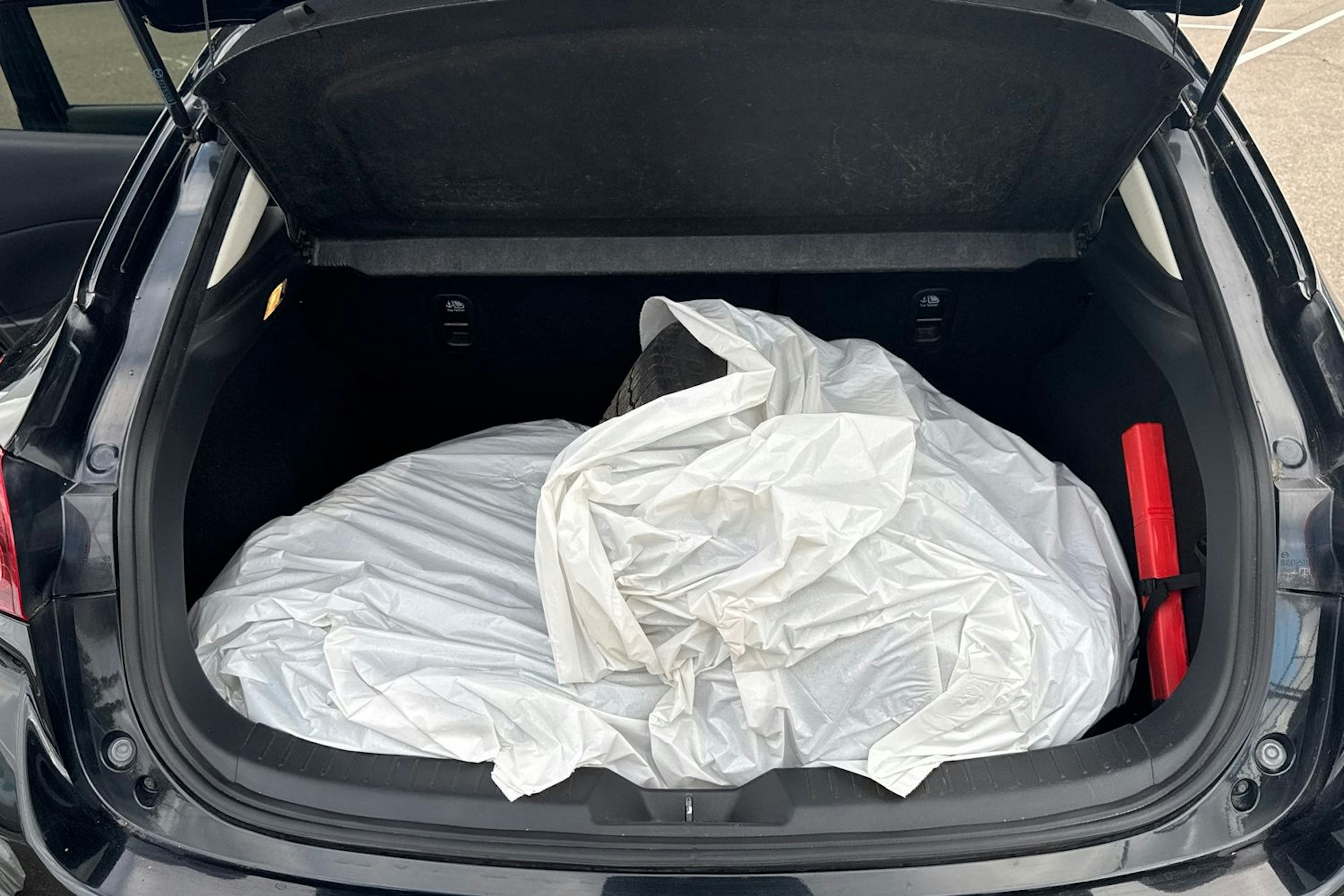 Musta Mazda 3 2014 kuva 18.