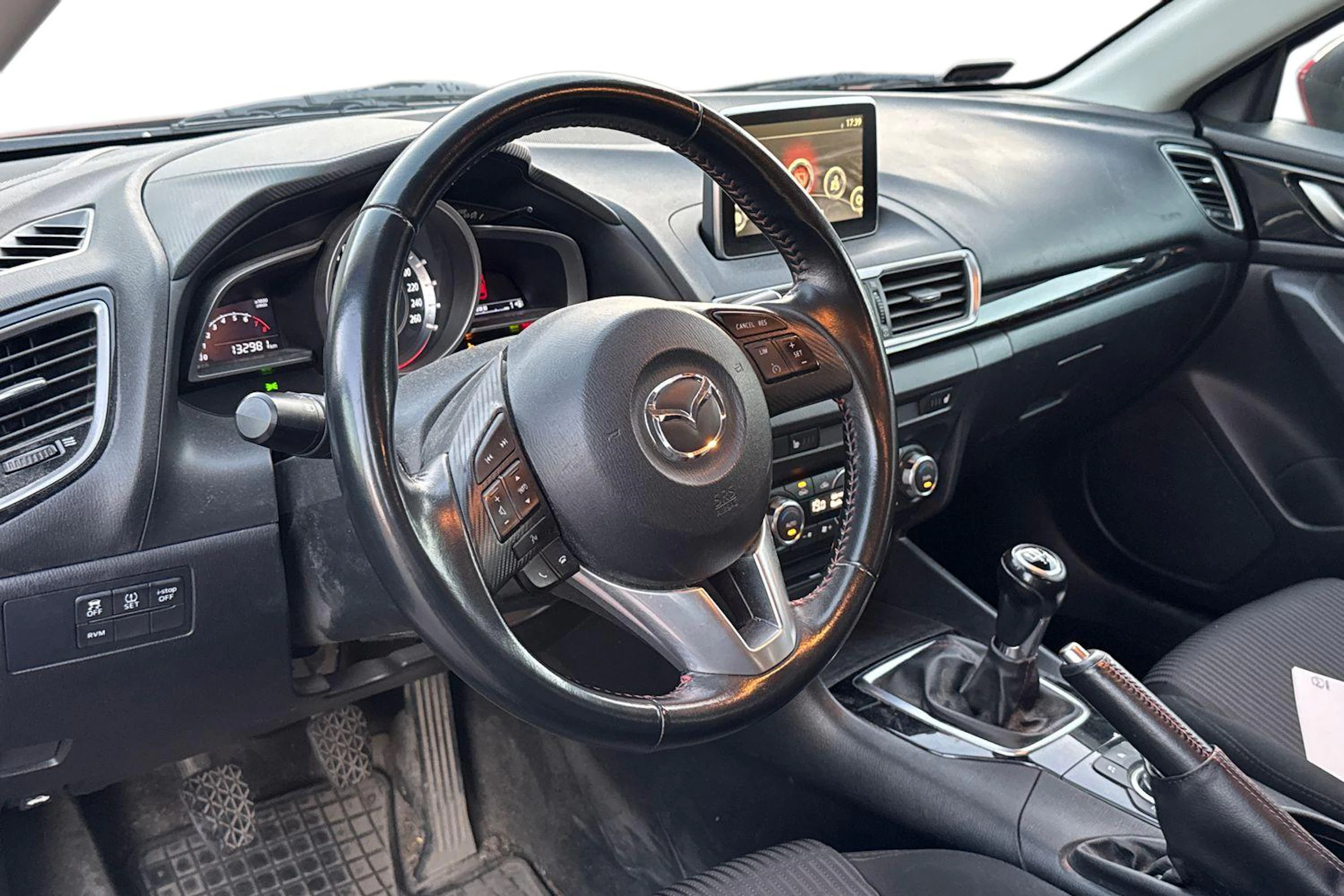punainen Mazda 3 2015 kuva 3.