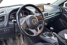 punainen Mazda 3 2015 kuva 3.
