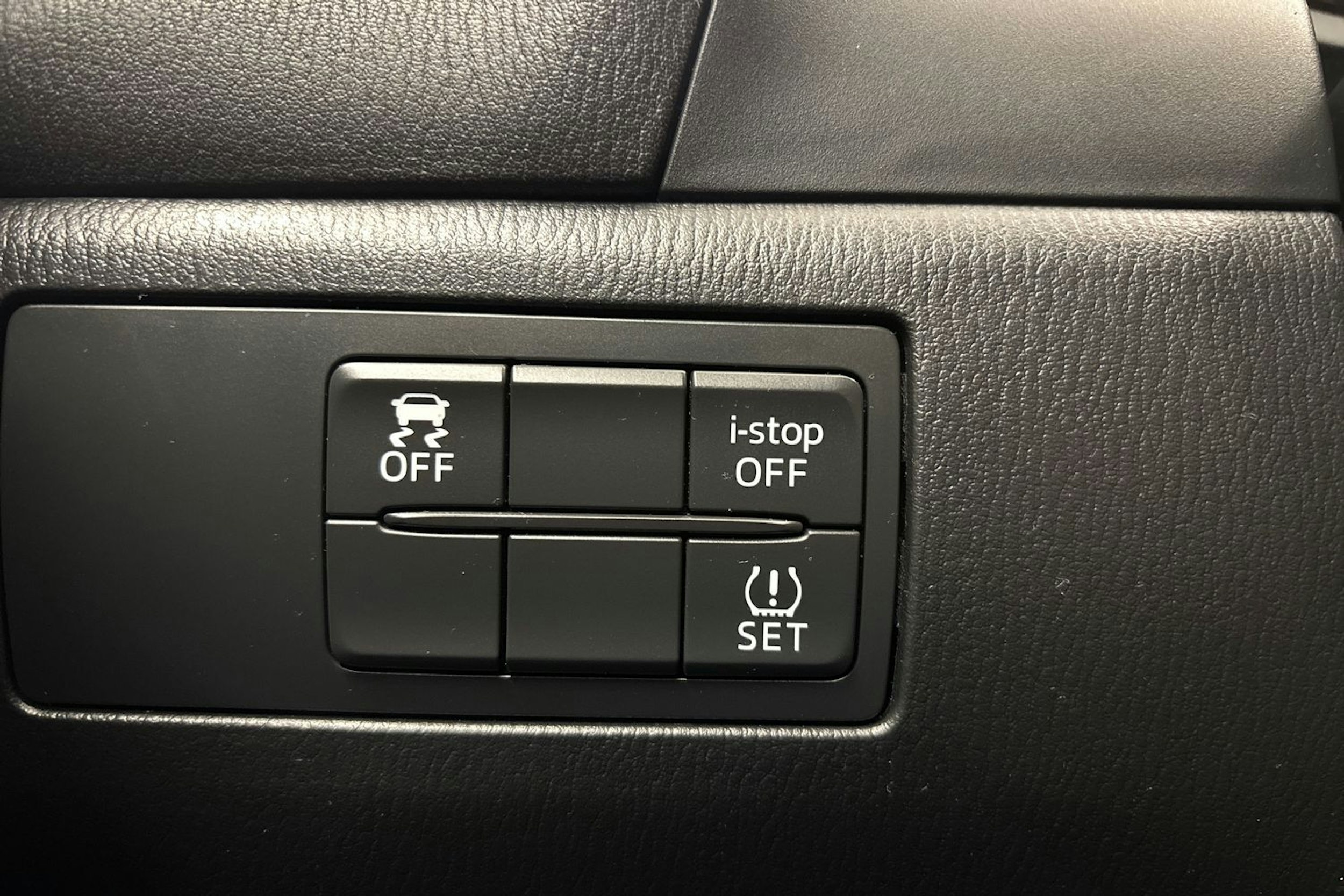 harmaa Mazda 3 2017 kuva 20.