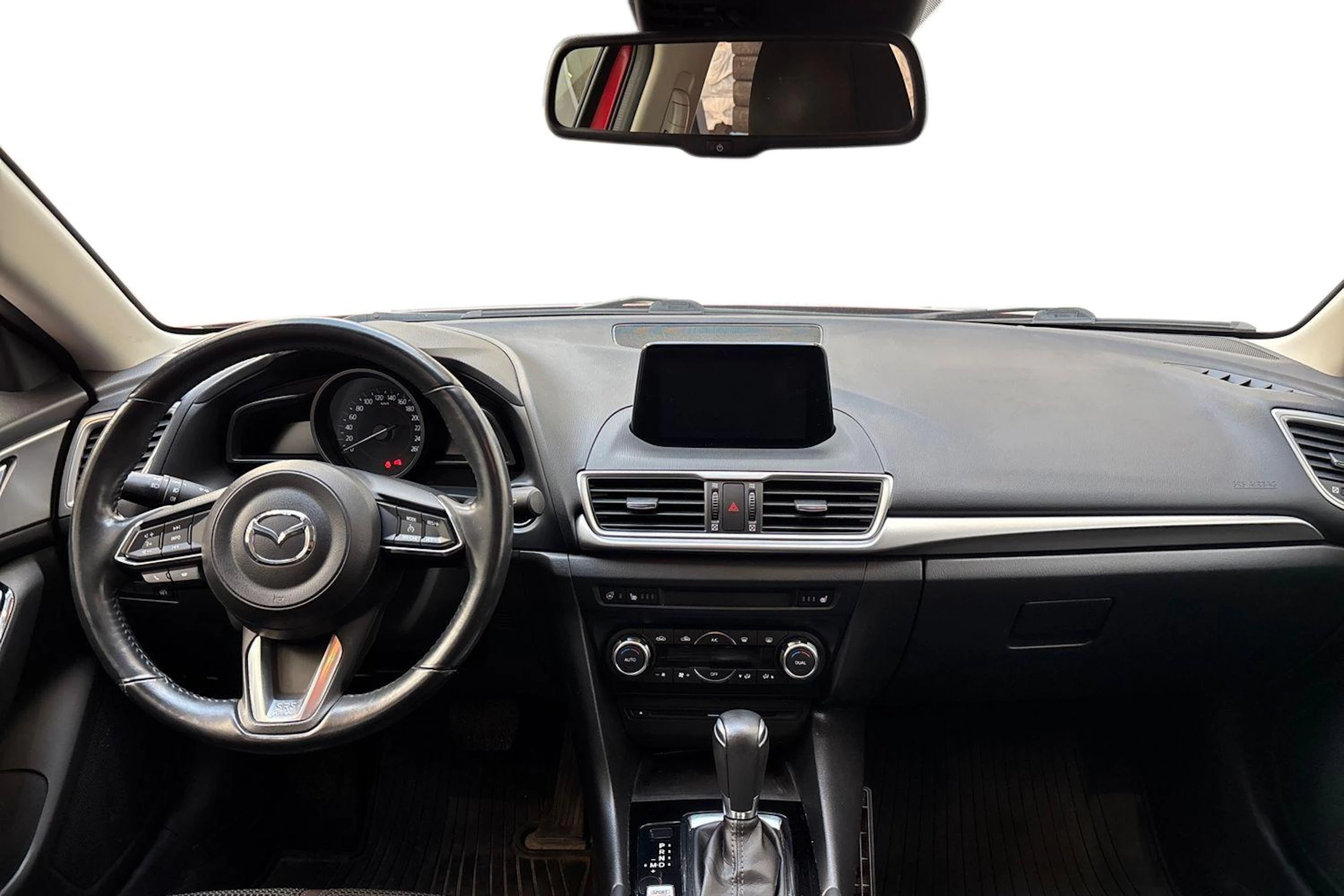 Punainen Mazda 3 2017 kuva 7.