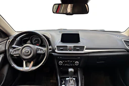 Punainen Mazda 3 2017 kuva 7.