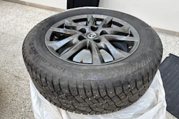 Punainen Mazda 3 2017 kuva 11.
