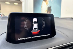 Punainen Mazda 3 2017 kuva 20.