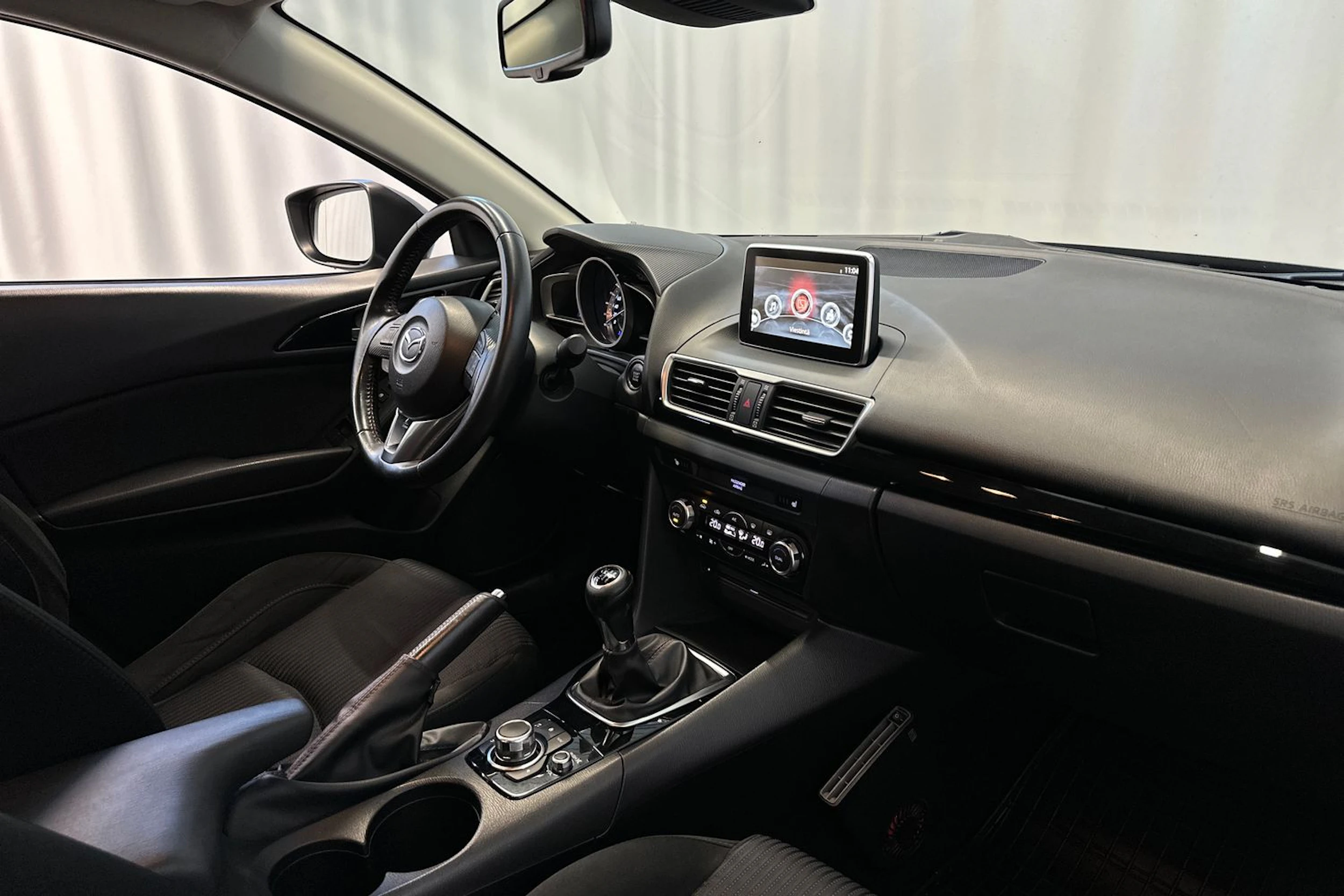 met. harmaa Mazda 3 2017 kuva 12.