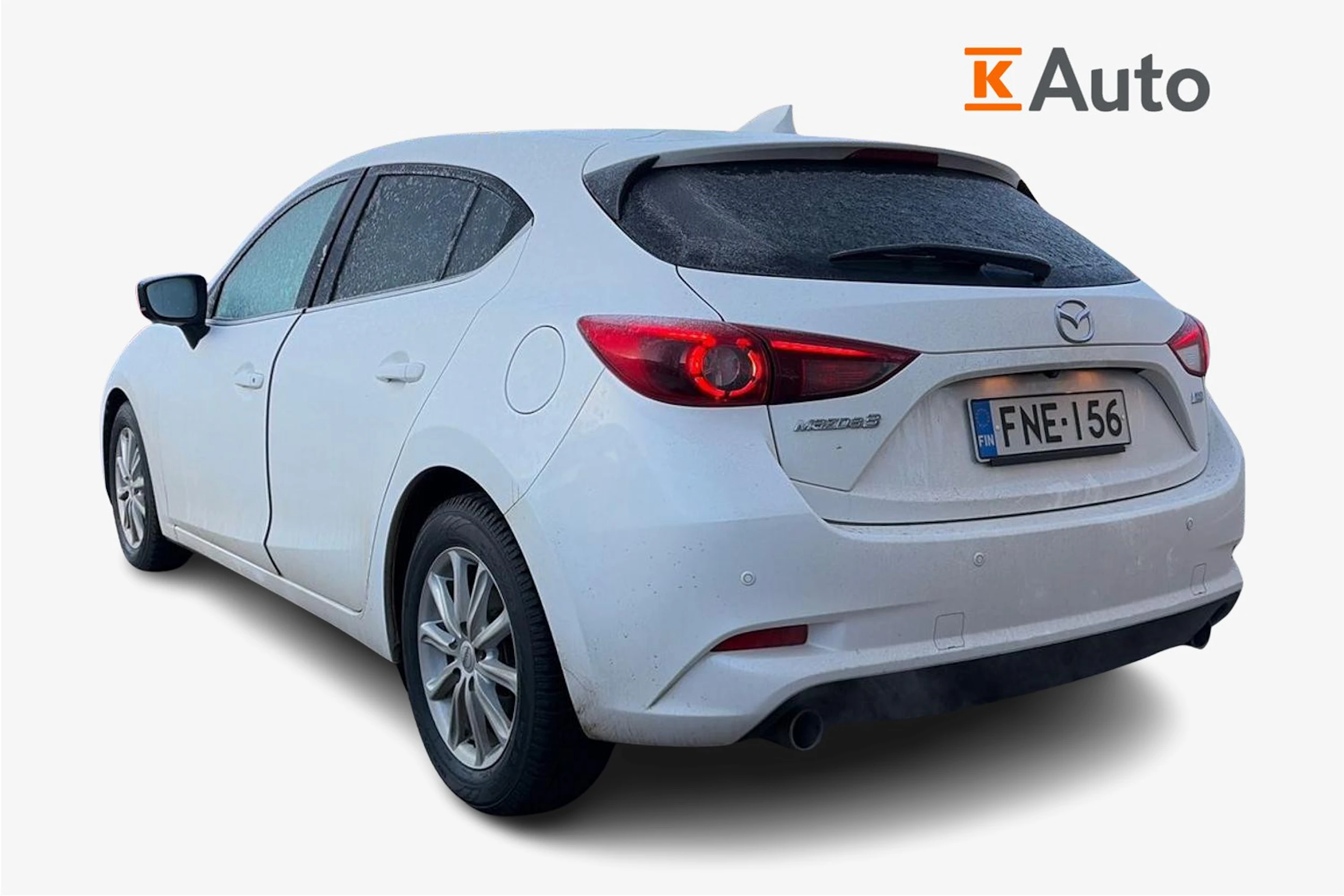 valkoinen Mazda 3 2018 kuva 2.