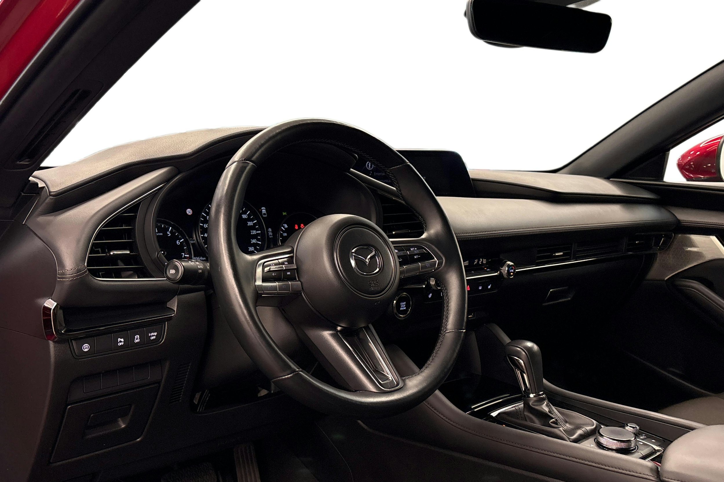 punainen Mazda 3 2019 kuva 3.
