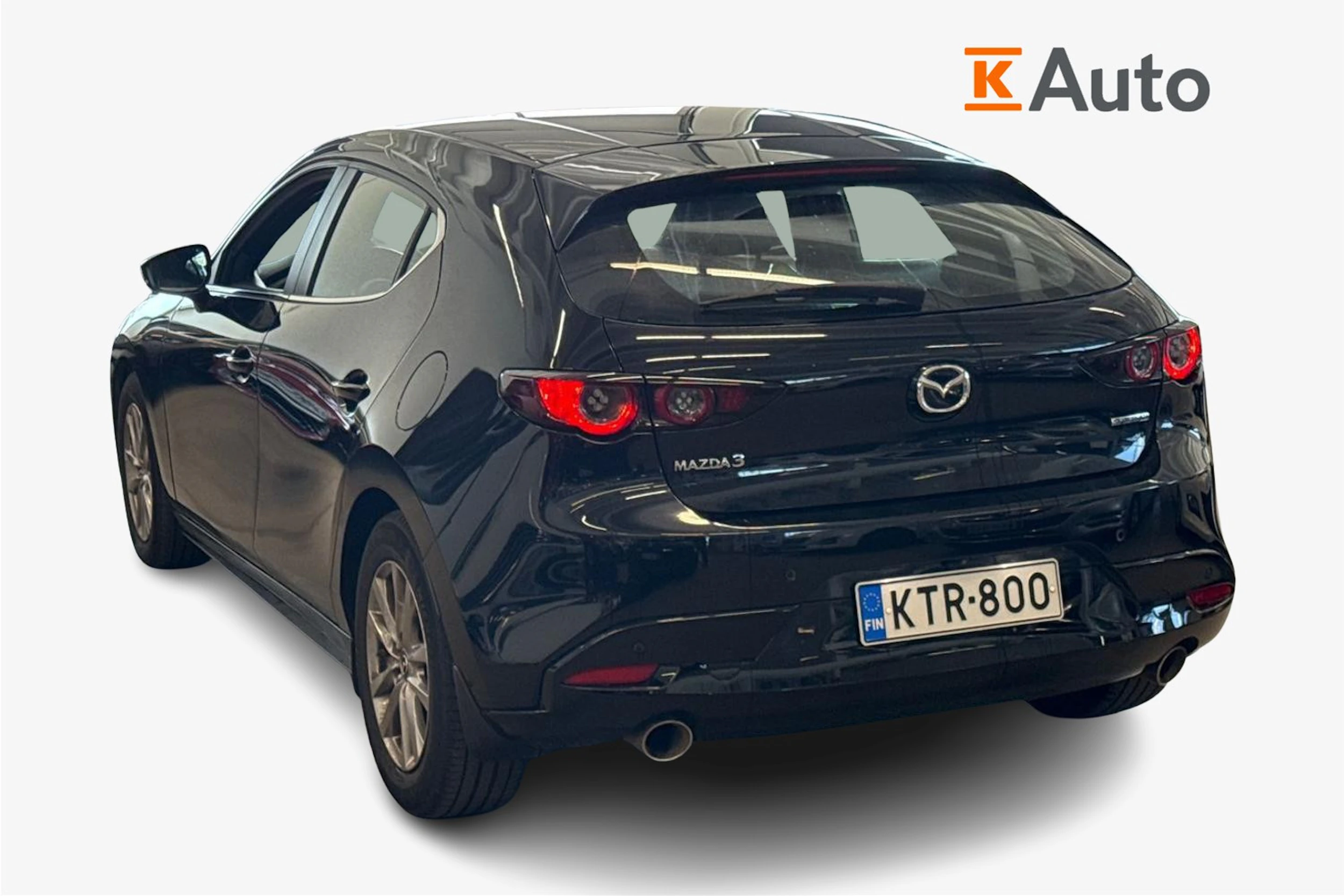 Musta Mazda 3 2020 kuva 2.