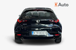 Musta Mazda 3 2020 kuva 4.