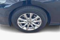 Musta Mazda 3 2020 kuva 12.