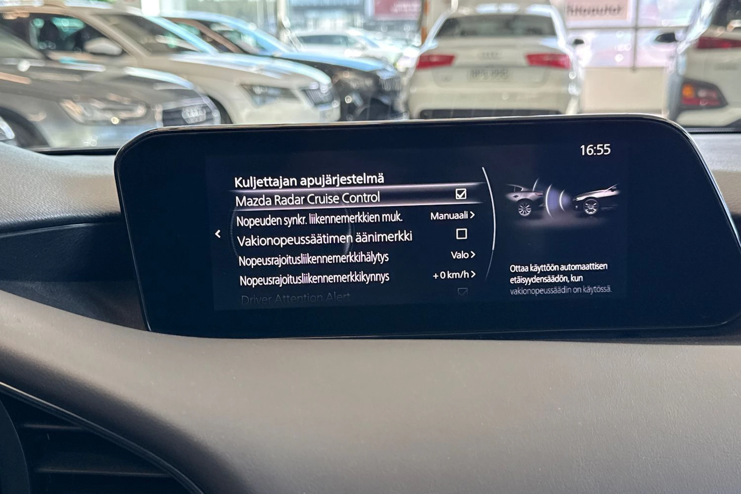 Musta Mazda 3 2020 kuva 28.