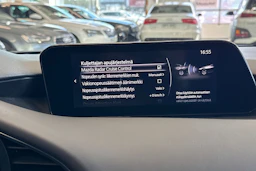Musta Mazda 3 2020 kuva 28.