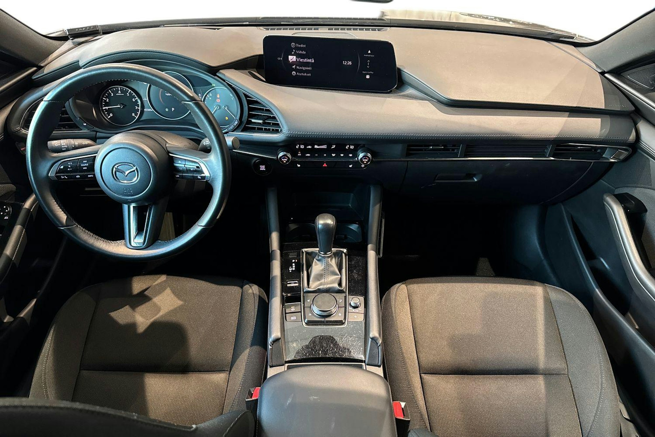 harmaa Mazda 3 2023 kuva 9.