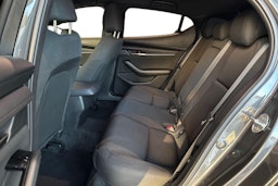 harmaa Mazda 3 2023 kuva 10.