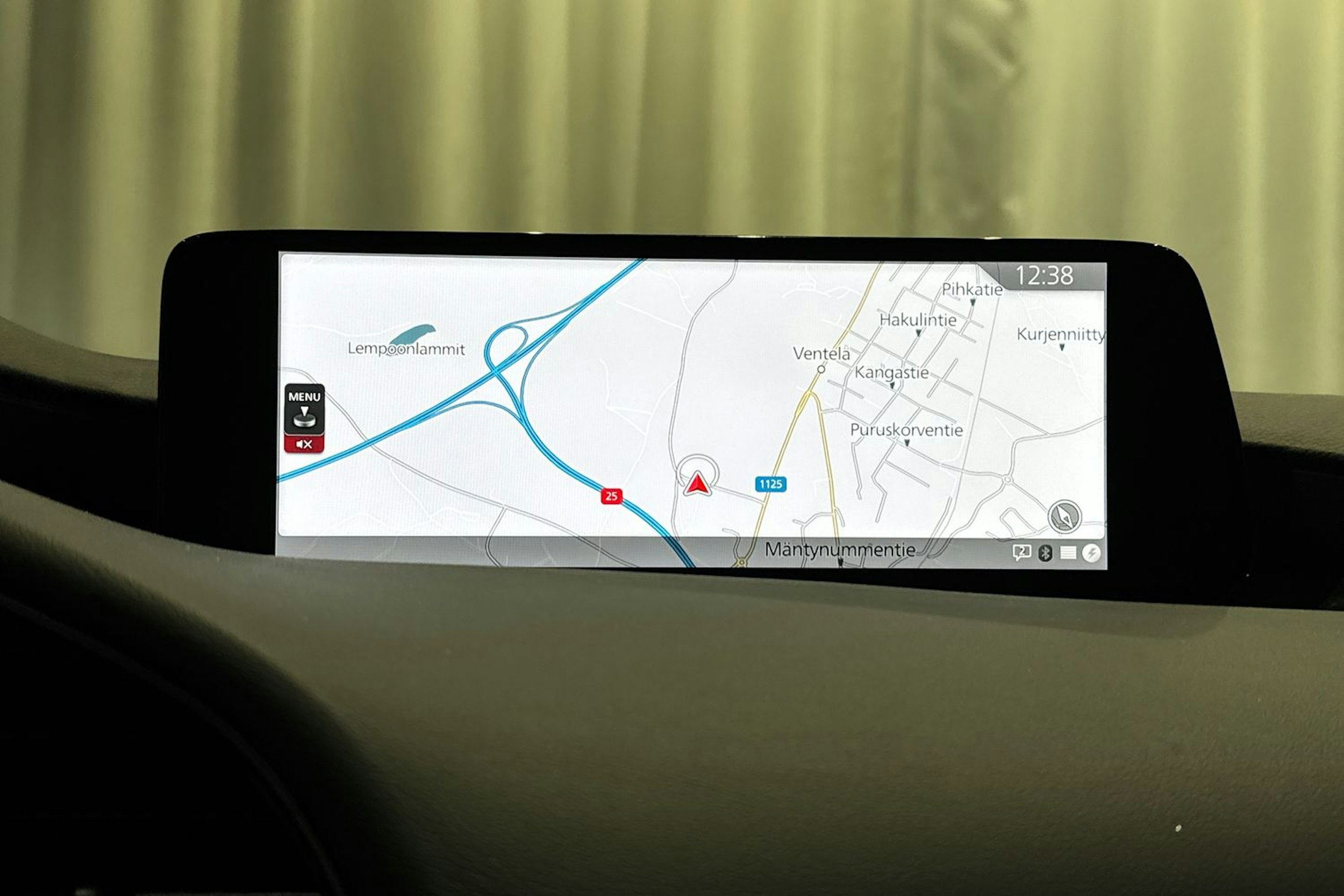 harmaa Mazda 3 2023 kuva 19.