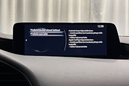 harmaa Mazda 3 2023 kuva 20.