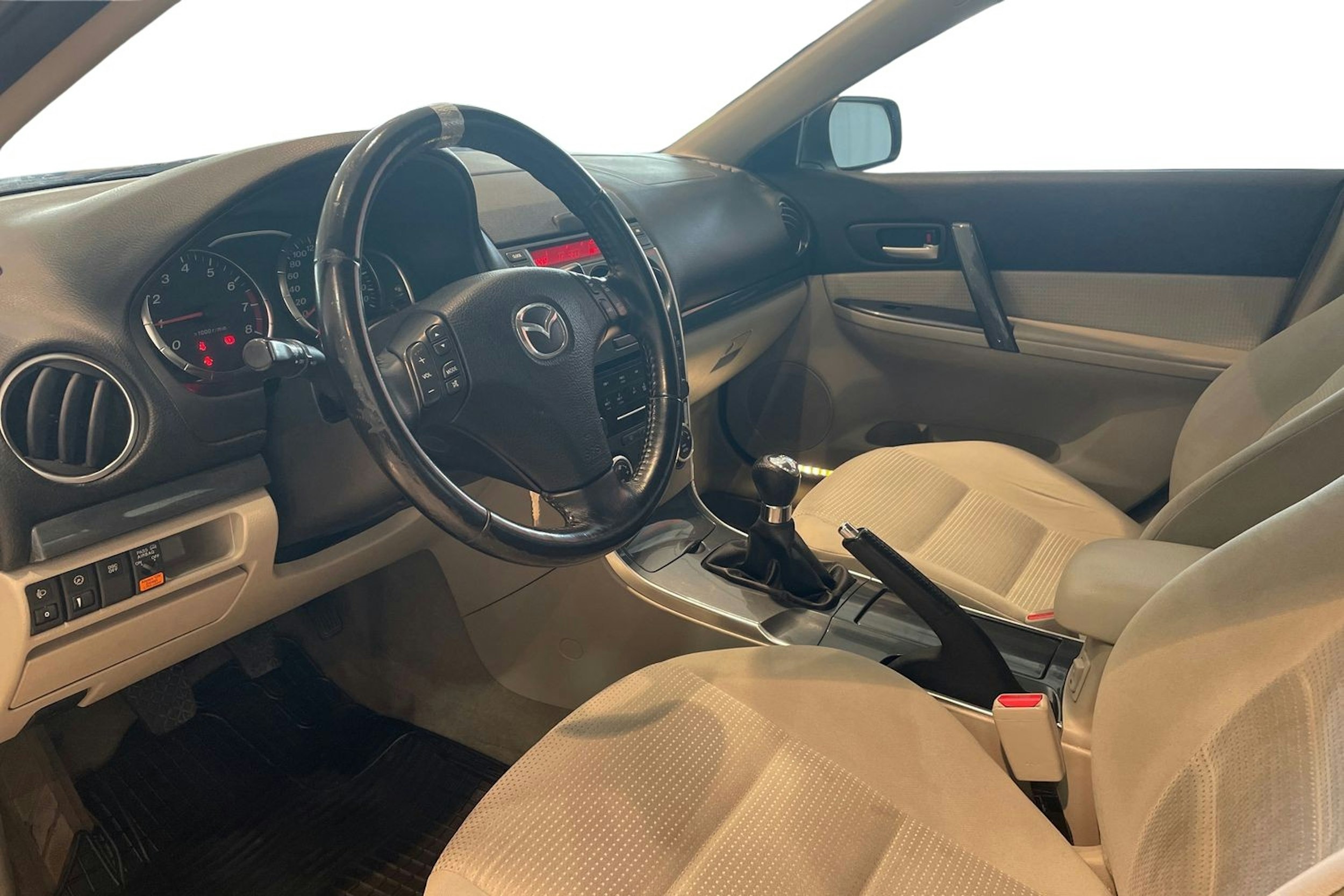 harmaa Mazda 6 2006 kuva 7.