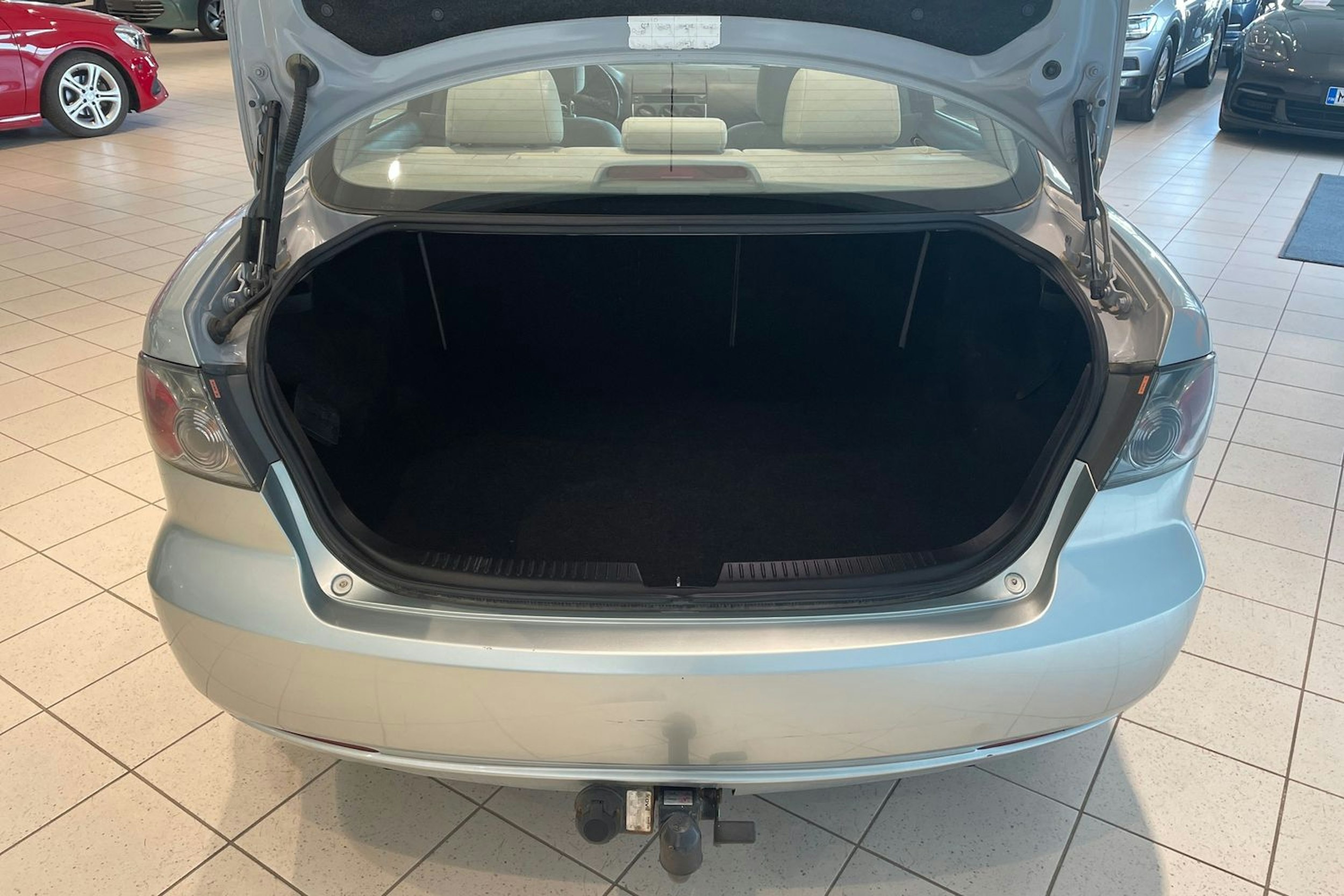 harmaa Mazda 6 2006 kuva 16.