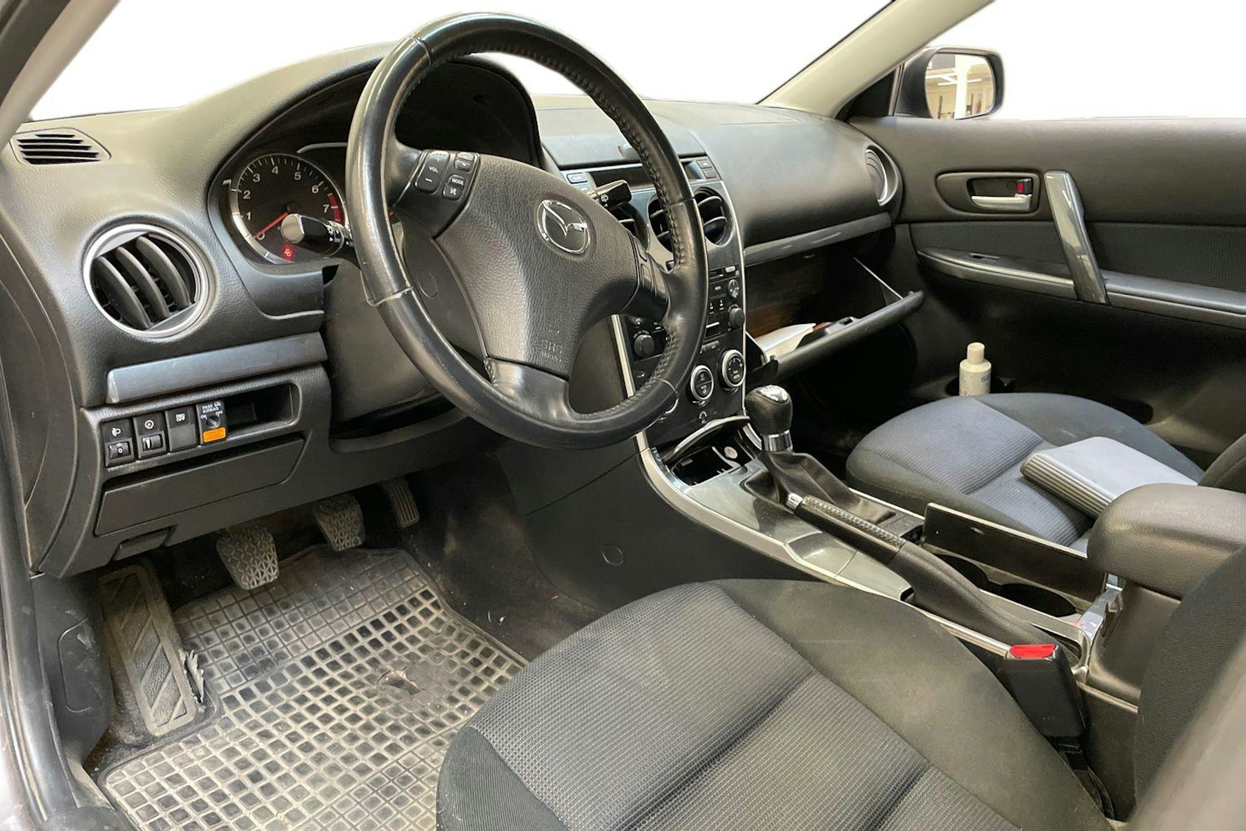 harmaa Mazda 6 2006 kuva 6.