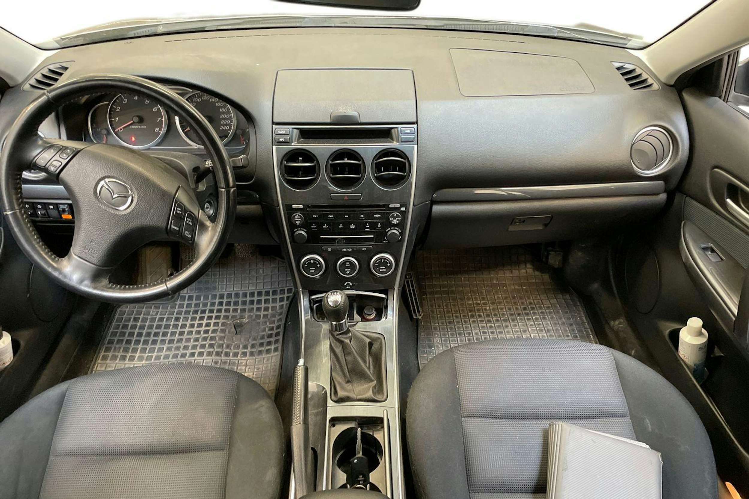 harmaa Mazda 6 2006 kuva 7.