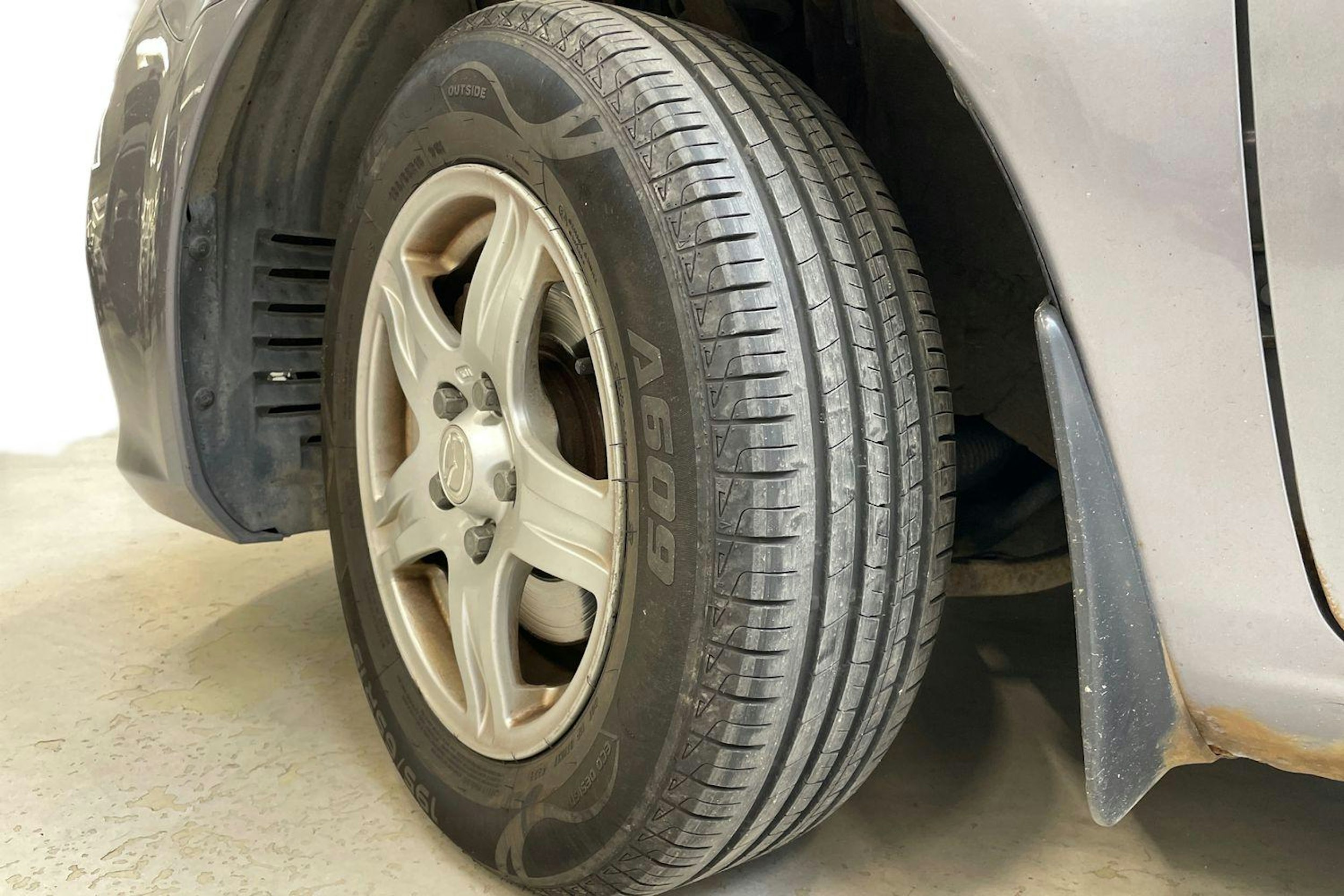 harmaa Mazda 6 2006 kuva 9.
