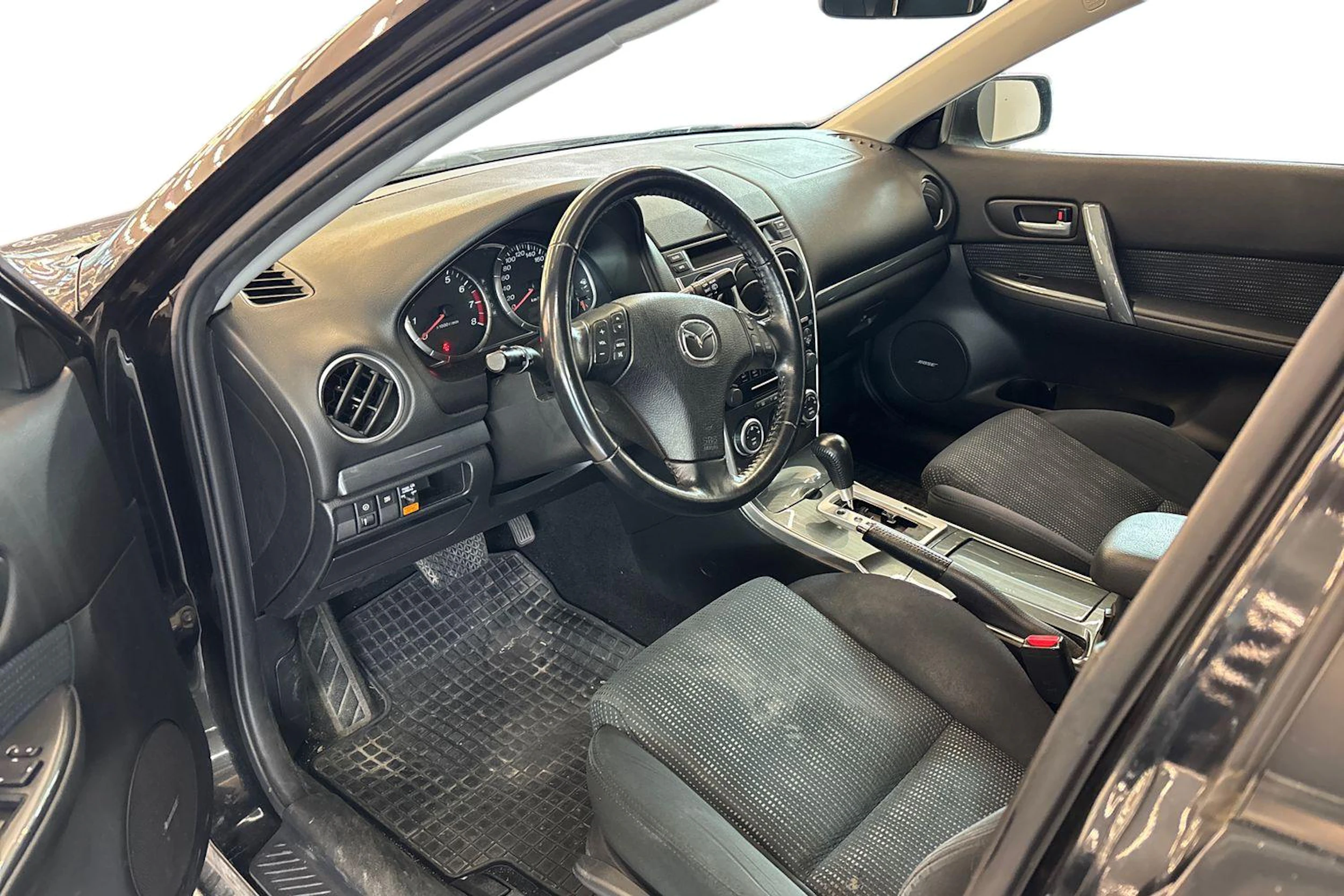 Musta Mazda 6 2007 kuva 3.