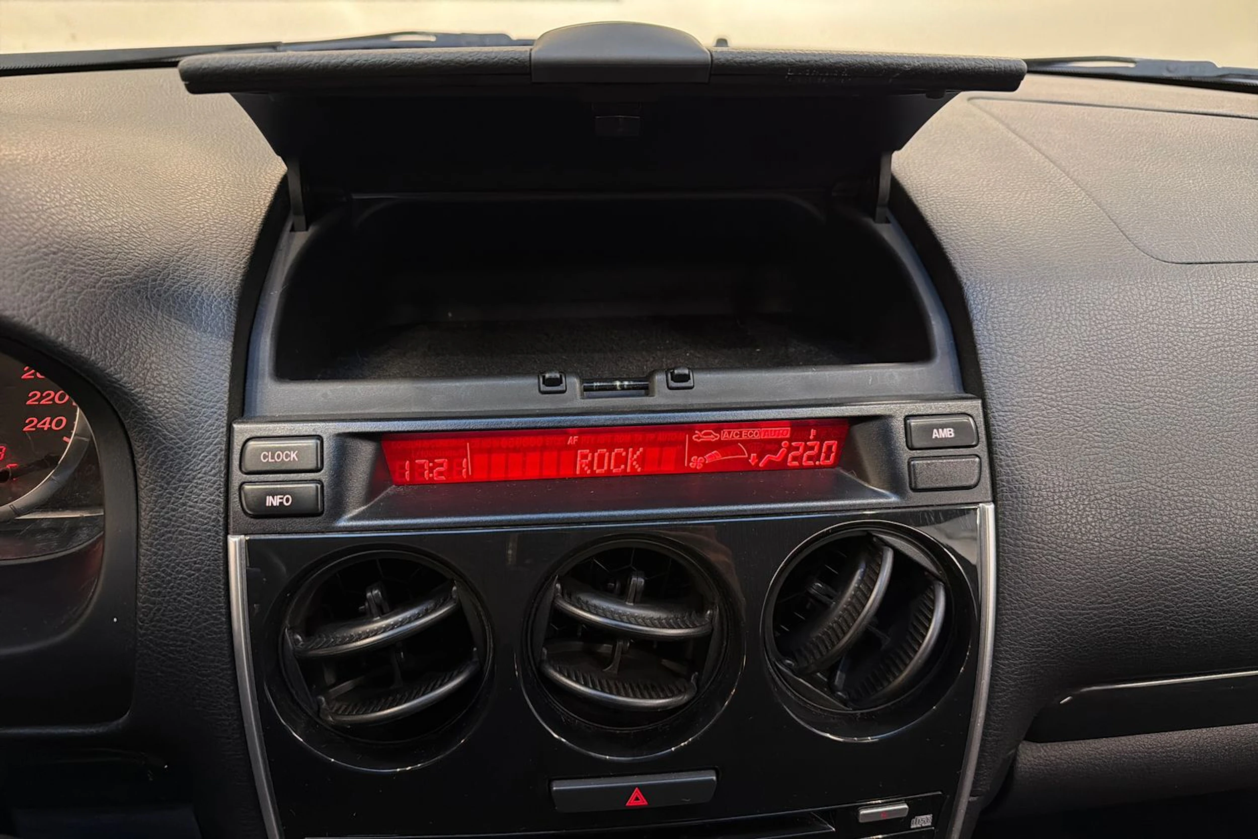 harmaa Mazda 6 2007 kuva 15.