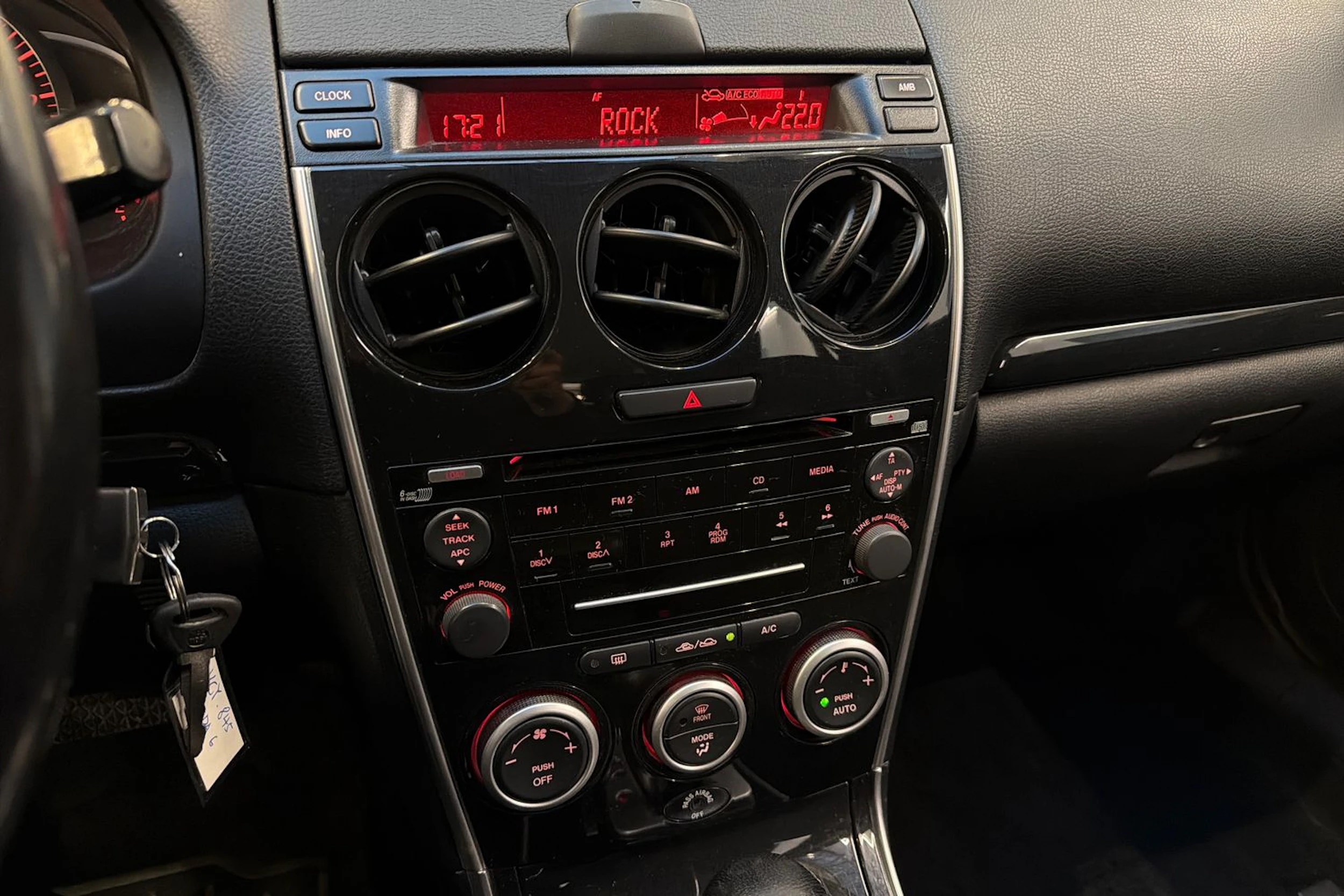 harmaa Mazda 6 2007 kuva 16.