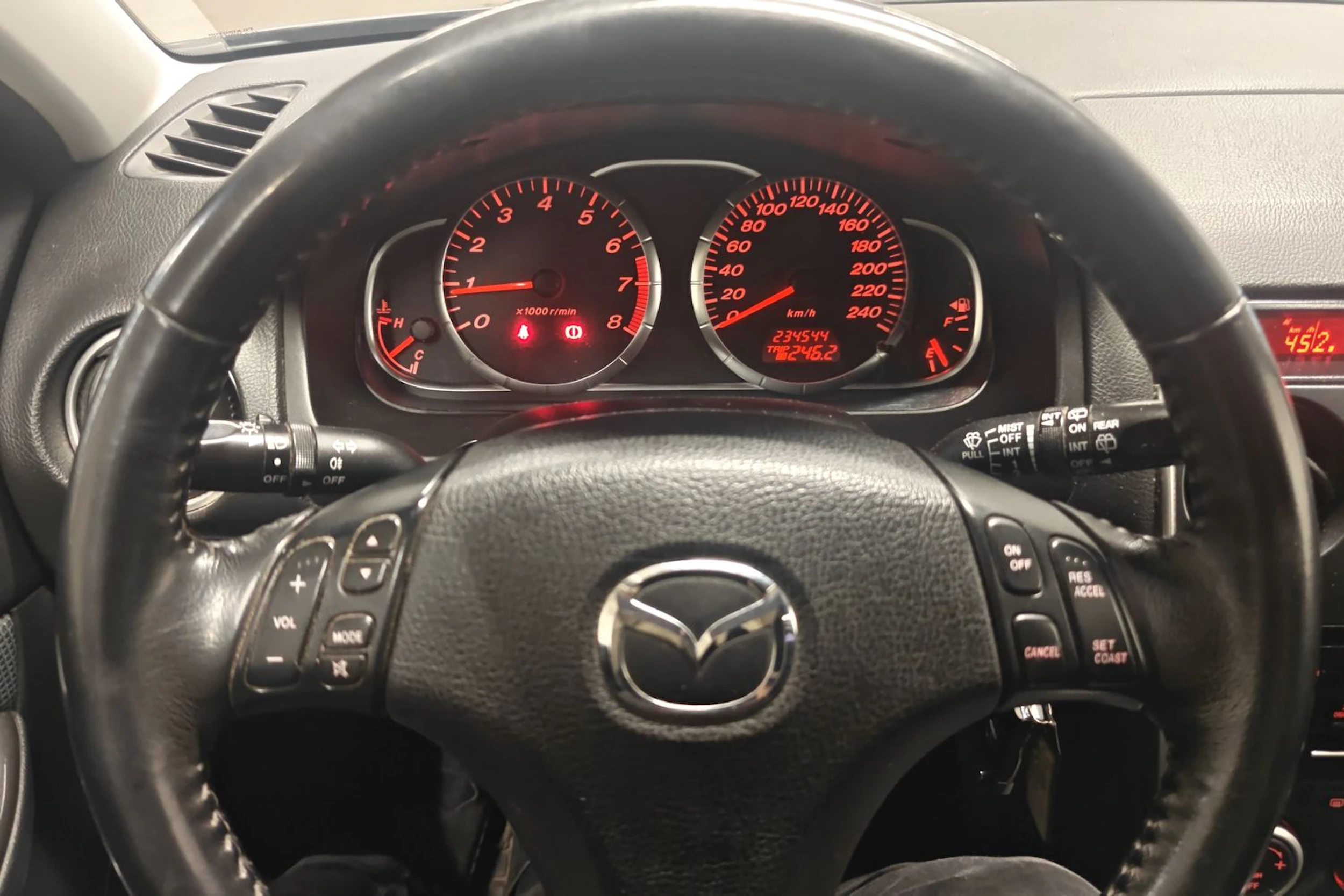 punainen Mazda 6 2007 kuva 20.