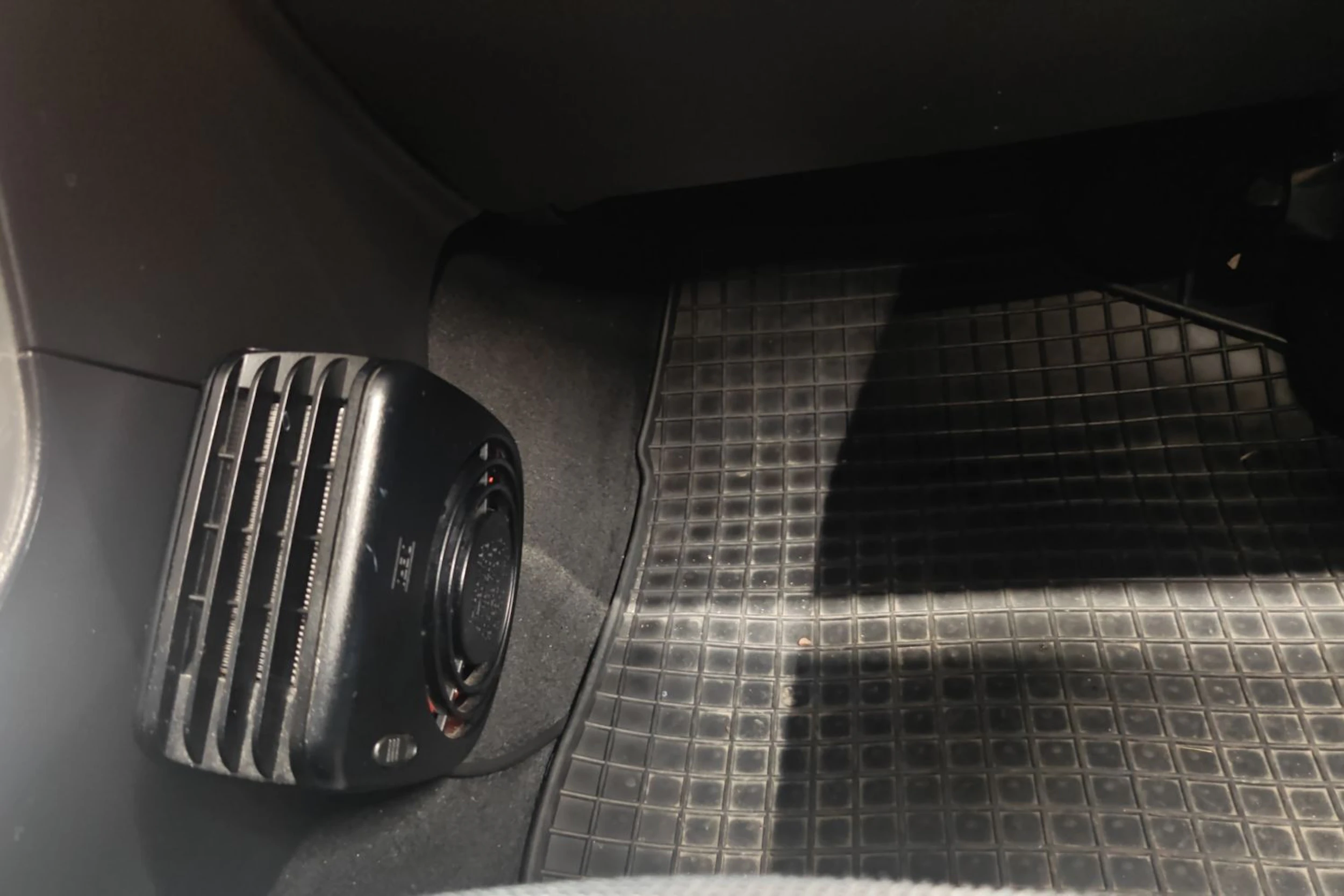 punainen Mazda 6 2007 kuva 21.