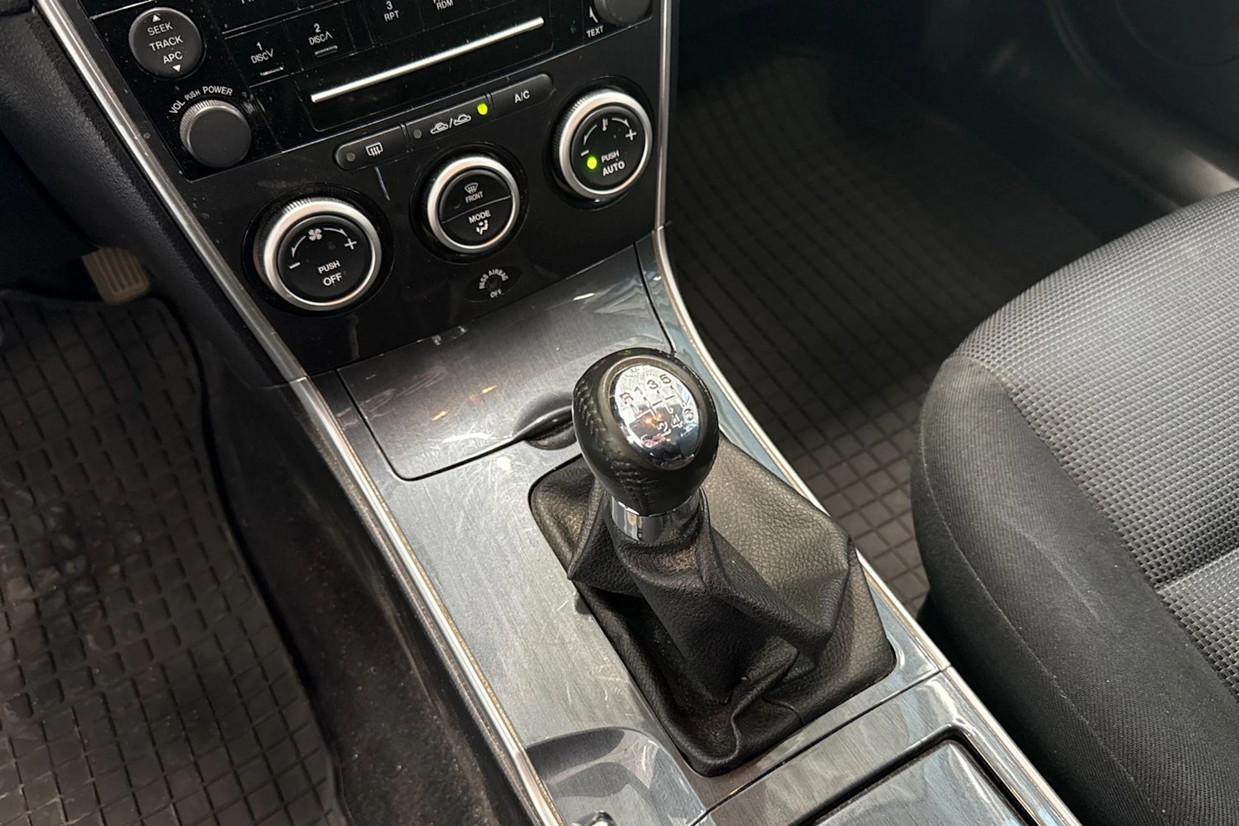 punainen Mazda 6 2008 kuva 20.
