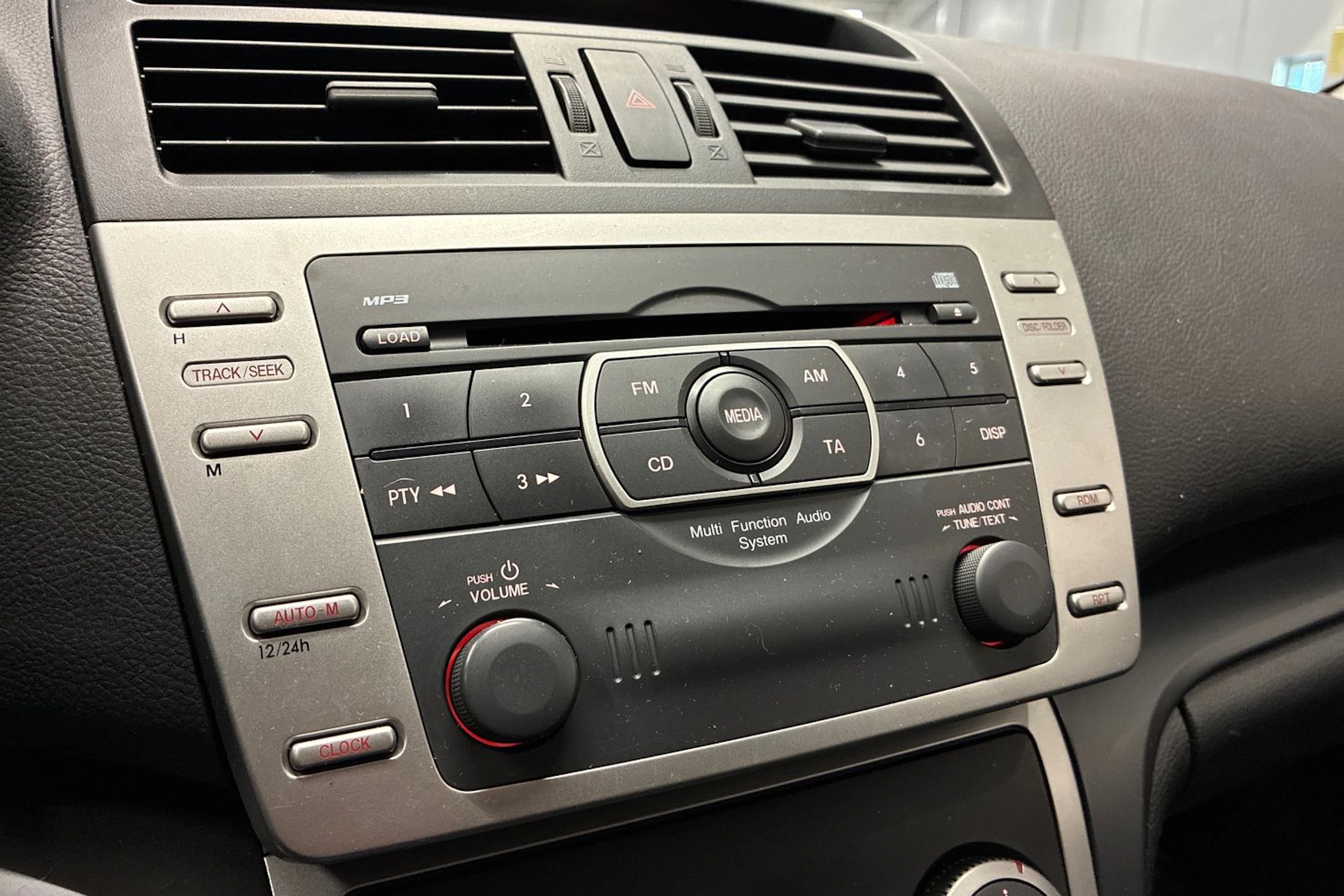 punainen Mazda 6 2008 kuva 17.