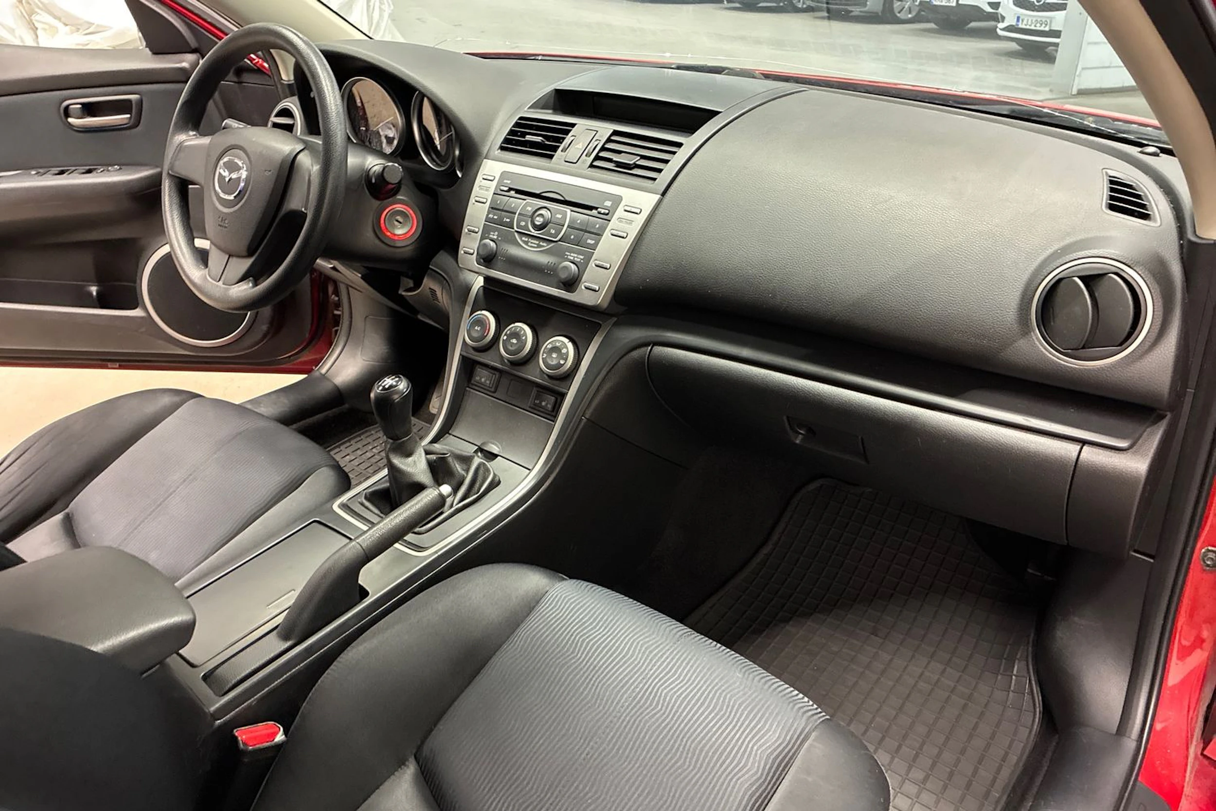 punainen Mazda 6 2008 kuva 19.