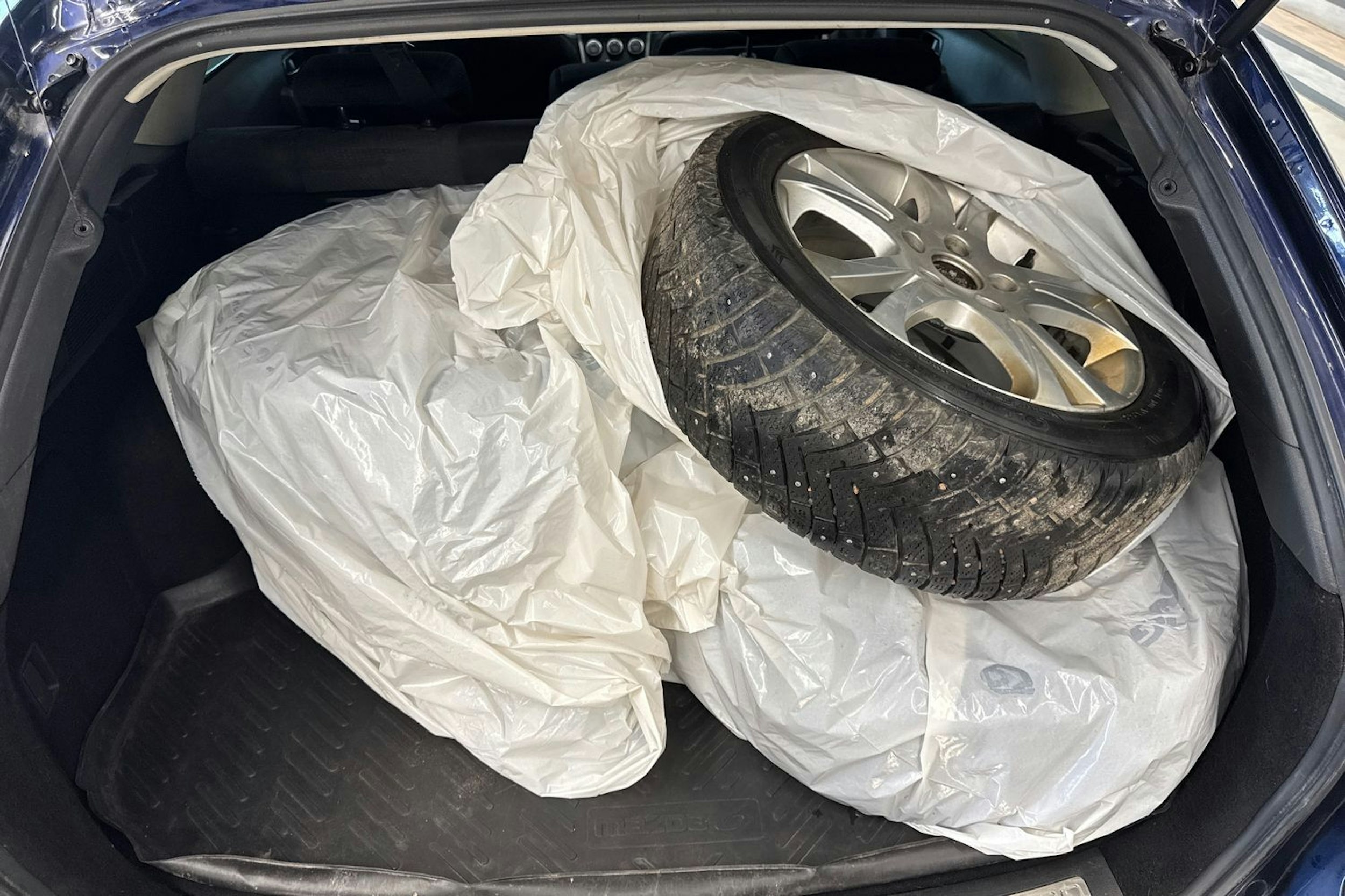 sininen Mazda 6 2008 kuva 19.