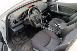 Valkoinen Mazda 6 2008 kuva 3.