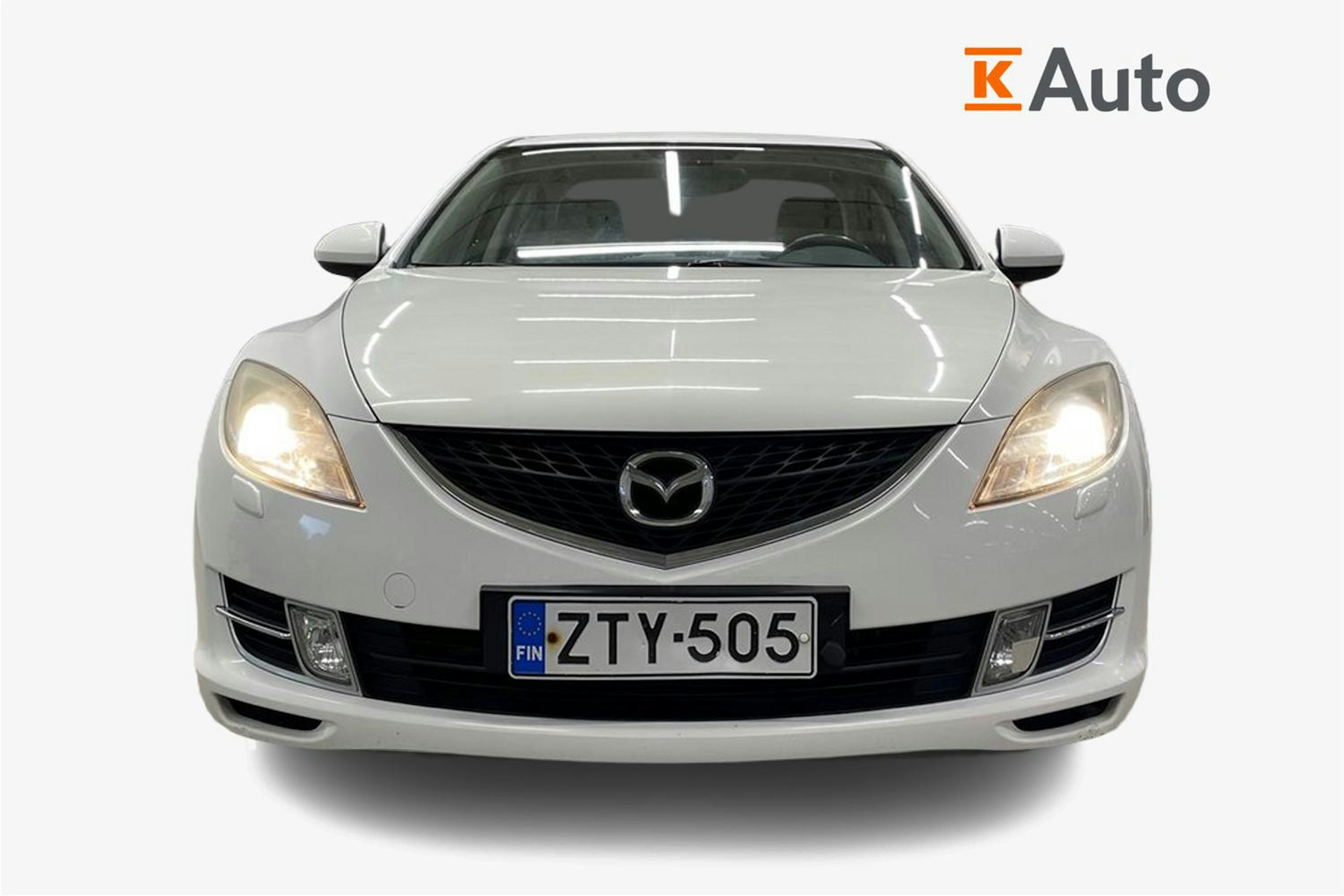 Valkoinen Mazda 6 2008 kuva 4.