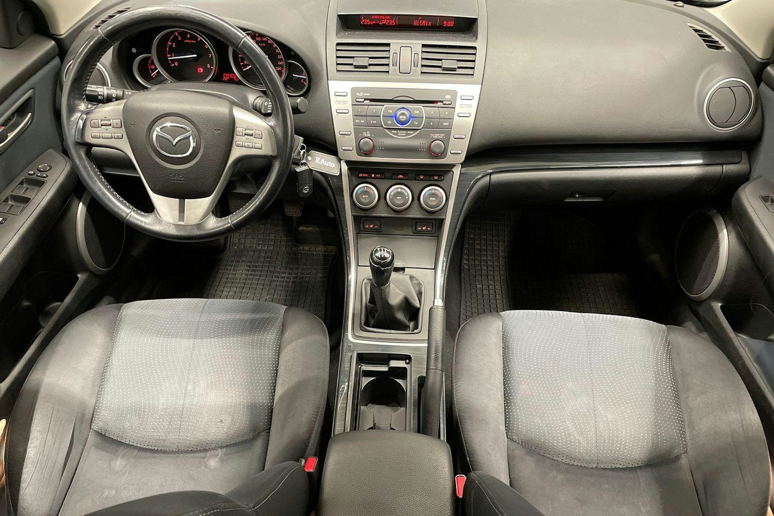 Valkoinen Mazda 6 2008 kuva 7.